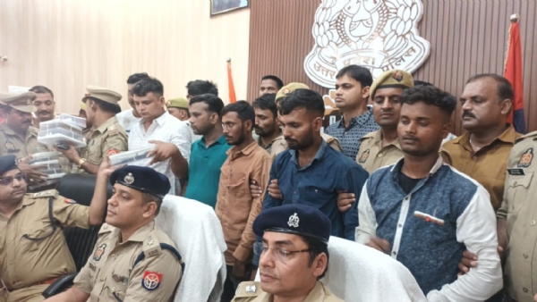 गिरफ्तार आरोपी पुलिस अभिरक्षा में