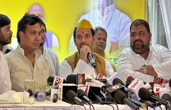 तेज प्रताप यादव पतकार वार्ता के दौरान