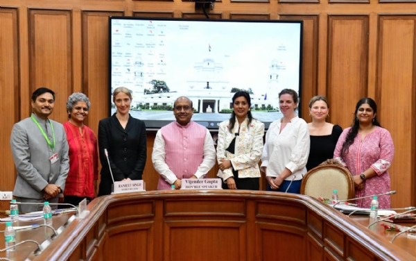 दिल्ली विधानसभा में ब्रिटिश प्रतिनिधिमंडल से मुलाकात करते विधानसभा अध्यक्ष विजेंद्र गुप्ता