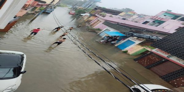 यूपी के बिजनौर में 36 घंटे से लगातार बारिश से जनजीवन अस्त-व्यस्त