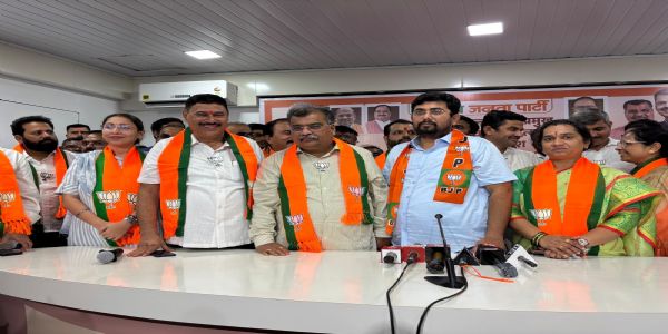 शिवसेना उद्धव और बहुजन विकास आघाडी के सैकड़ों कार्यकर्ता भाजपा में हुए शामिल