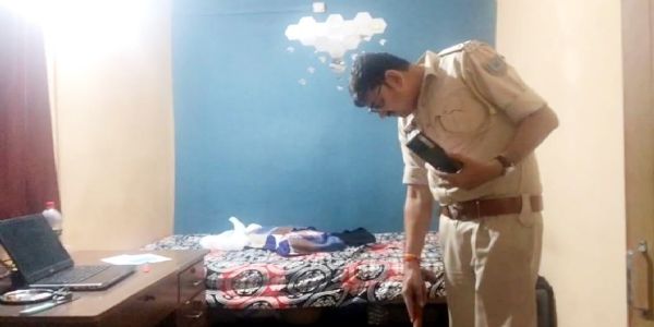 युवक ने की खुदकुशी, पिता की मौत से चल रहा था डिप्रेशन में