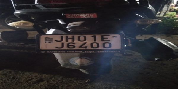 सड़क दुर्घटना में दो युवकों की मौत