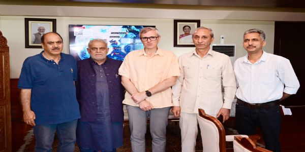 कई विधायकों ने मुख्यमंत्री उमर अब्दुल्ला से मुलाकात की और विकास से जुड़े मुद्दे उठाए