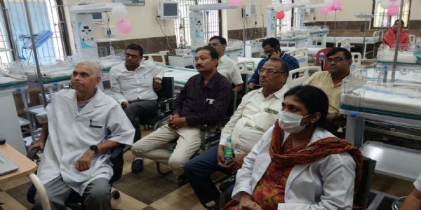 बगहा अनुमंडलीय अस्पताल के नवजात शिशु गहन चिकित्सा इकाई का स्वास्थ्य मंत्री ने  किया उद्घाटन
