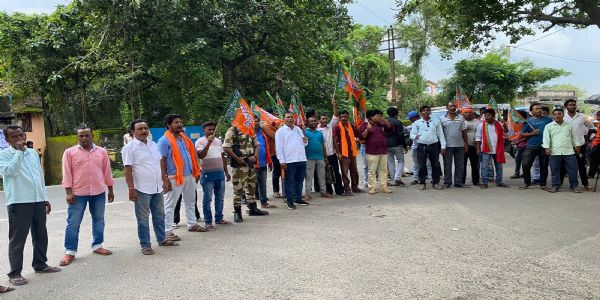 कूचबिहार में शुभेंदु अधिकारी पर हमले के खिलाफ भाजपा का राज्यव्यापी प्रदर्शन