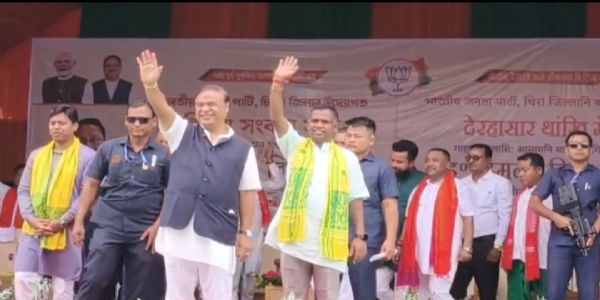 बिजनी में मुख्यमंत्री डॉ. हिमंत विश्व शर्मा।