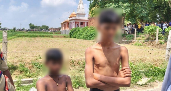 प्रयागराज के थाना क्षेत्र में गंगा में डूबे बच्चों को बाहर निकालने का छाया चित्र
