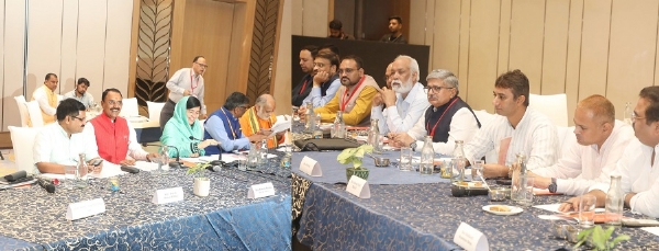 क्लाइमेट पार्लियामेंट संबंधी राउंड टेबल मीटिंग