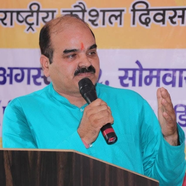 स्वदेशी जागरण मंच के अखिल भारतीय विचार विभाग प्रमुख मुरादाबाद निवासी डॉ राजीव कुमार।