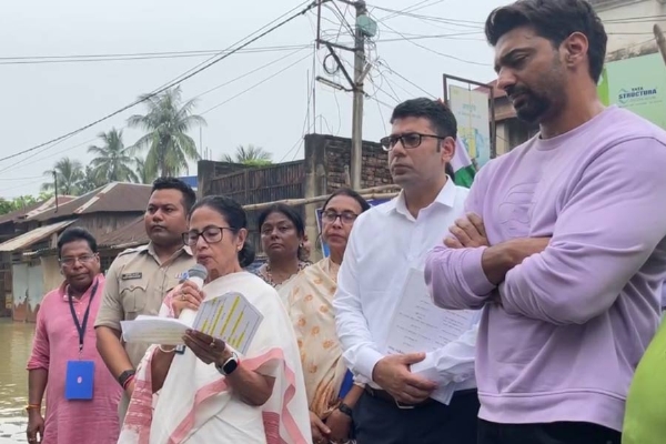 घाटाल में मुख्यमंत्री ममता बनर्जी