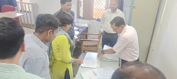 Seoni: Collector Ms. Jain did a surprise inspection of Tehsil Court Kurai