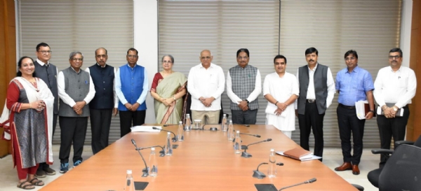 यूसीसी पर गठित समिति की अध्यक्ष सेवानिवृत्त जस्टिस रंजना देसाई तथा सदस्यों ने मुख्यमंत्री भूपेंद्र पटेल से भेंट की
