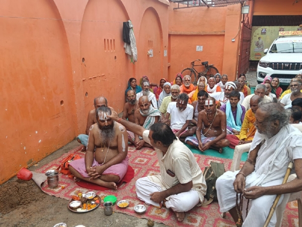 अवधबिहारी कुंज में कमराें व सत्संग भवन के लिए हुआ भूमिपूजन