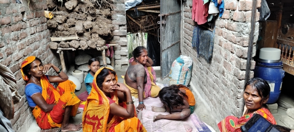 युवक की मौत की सूचना पर रोते बिलखते परिजन