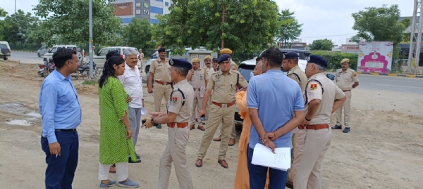 जन्माष्टमी की भव्य तैयारी : गुप्त वृंदावन धाम में पुलिस प्रशासन ने किया निरीक्षण