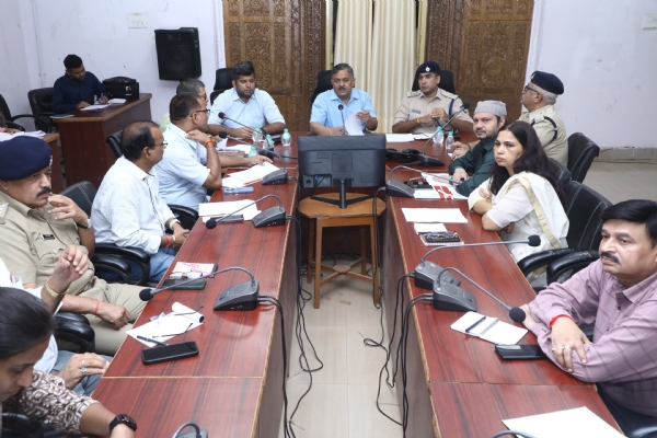 तैयारियों को लेकर कलेक्टर ने ली बैठक