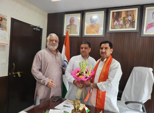 दिल्ली में हुई अहम बैठक, मढ़ क्षेत्र के विकास को लेकर विधायक ने केंद्रीय मंत्री से की मुलाकात