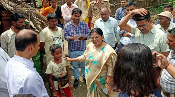 कन्नौज: बाढ़ प्रभावितो को किसी भी चीज का अभाव न होने पाए: रजनी तिवारी