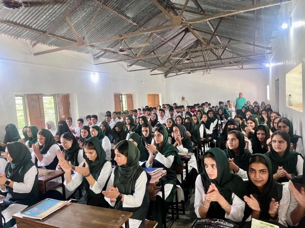 जागरकता वयाखयान में भाग लेते छातर्््ू
