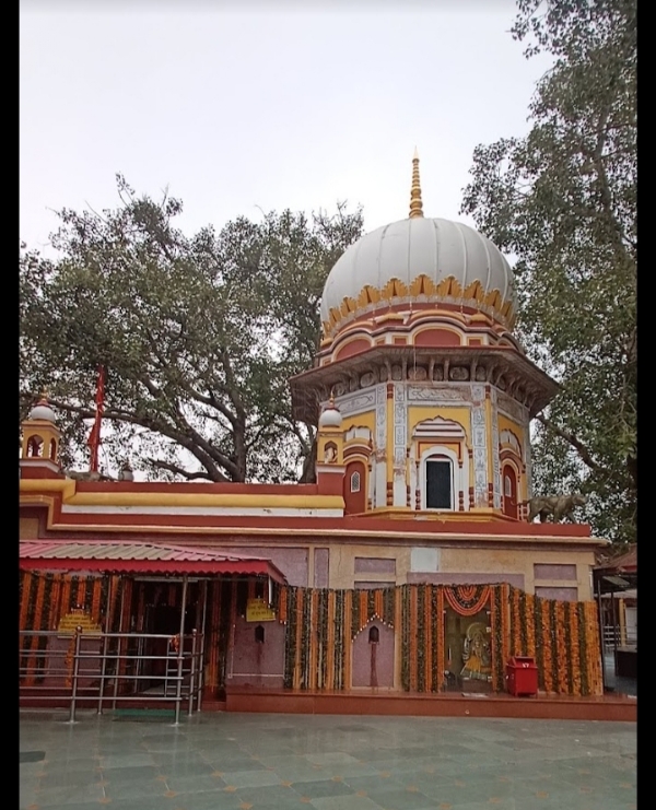 त्रिलोकपुर मंदिर न्यास जल्द शुरू करेगा मोबाईल भंडारा वैन ,सेल्फी पॉइंट भी हुआ तैयार