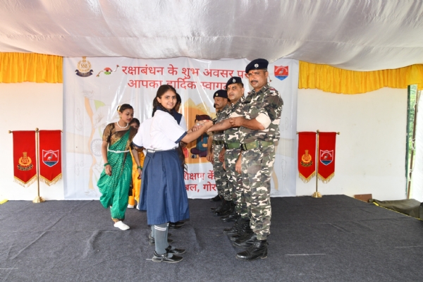 रक्षाबंधन के पावन पर्व को अखिल भारतीय क्रांतिकारी सम्मान संघर्ष मोर्चा के संयुक्त तत्वावधान में राष्ट्ररक्षा सूत्र बन्धन उत्सव के रुप मे मनाया गया*