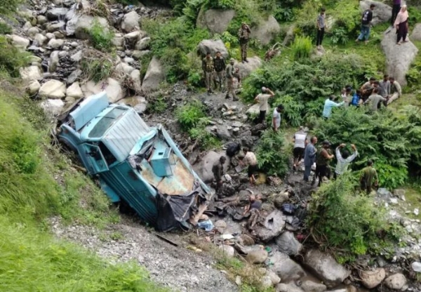 उधमपुर में सीआरपीएफ के तीन जवानों की मौत, 16 घायल