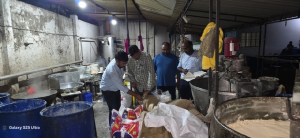 छापेमारी के दौरान लिया गया छाया चित्र