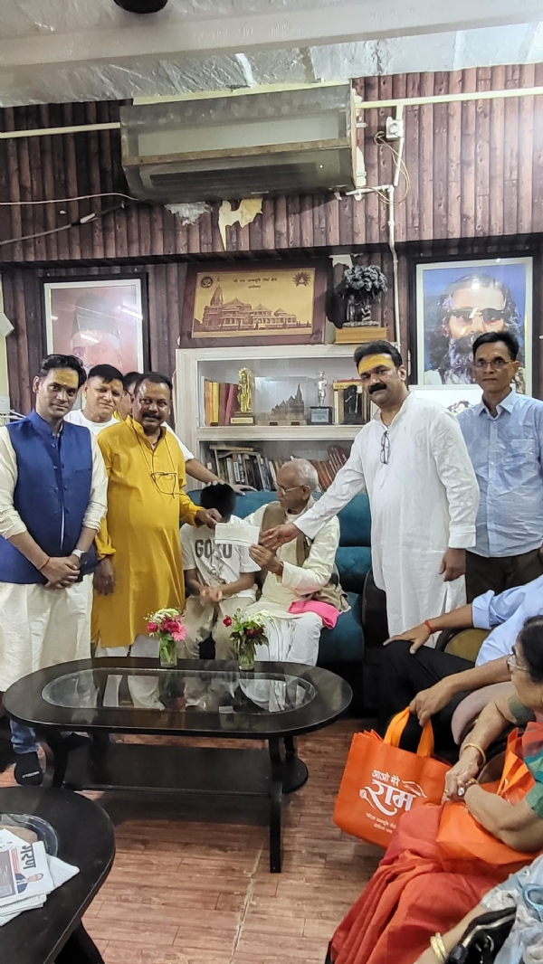 श्री राम जन्मभूमि में बहरीन की टोली ने दर्शन-पूजन,गोदान किया