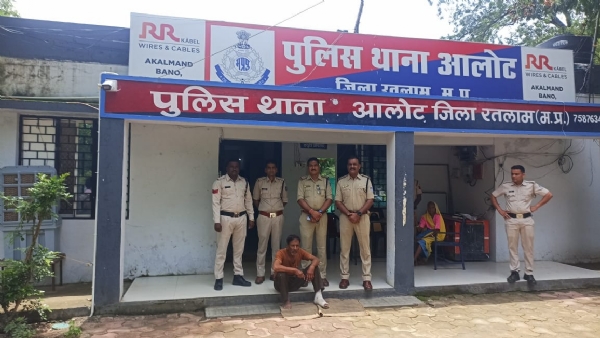 रतलाम जिले में पिता ने पुत्र की चाकुओं से गोदकर कर दी हत्या