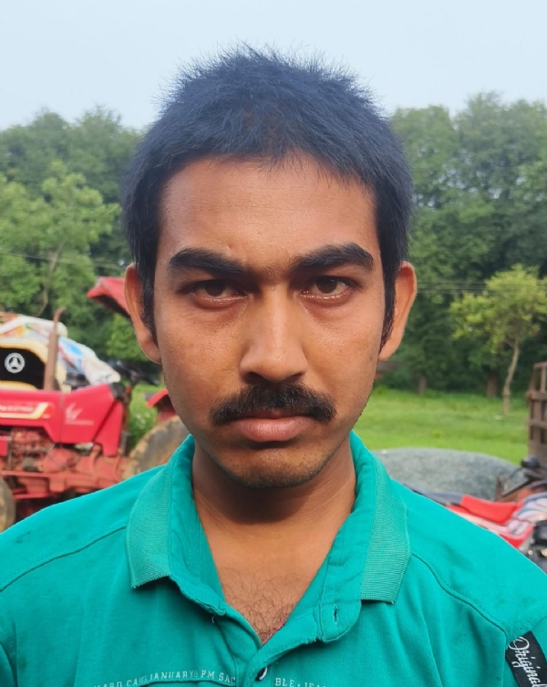 मूकबधिर युवक दीपक बारीक
