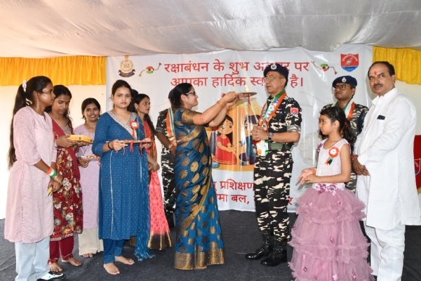 रक्षाबंधन के पावन पर्व को अखिल भारतीय क्रांतिकारी सम्मान संघर्ष मोर्चा के संयुक्त तत्वावधान में राष्ट्ररक्षा सूत्र बन्धन उत्सव के रुप मे मनाया गया*