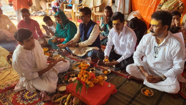 श्री राम जन्मभूमि में बहरीन की टोली ने दर्शन-पूजन,गोदान किया