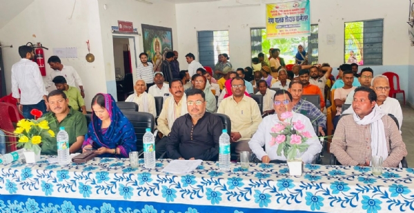 बलरामपुर जिले के 2033 स्कूलों में पालक शिक्षक मेगा बैठक संपन्न
