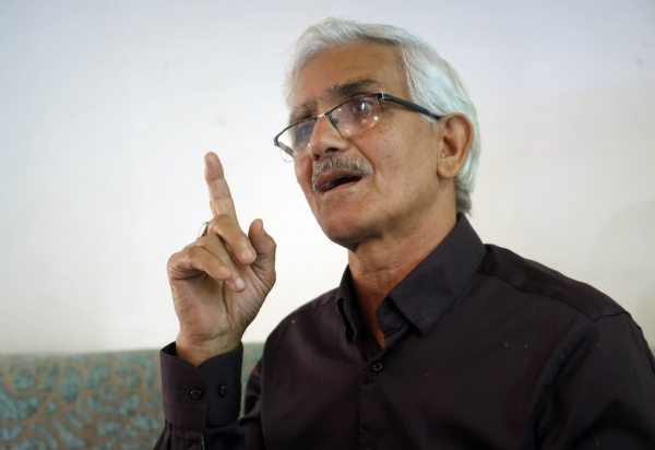 मामलों का फैसला करने संबंधी कानून का प्रशिक्षण देने की सरकार को हिदायत दी है।