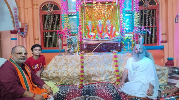 आज ताे अवध सईयां झमकि झुलाऊंगी...