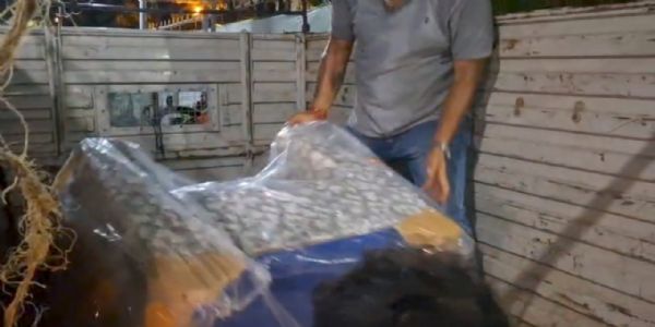 बैरकपुर से 53.50 किलोग्राम गांजा जब्त, दो तस्कर गिरफ्तार