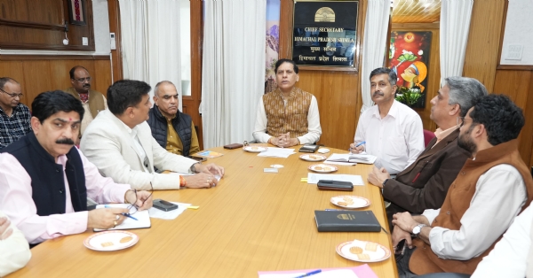 राज्य स्तरीय स्वतंत्रता दिवस समाराेह की तैयारी बैठक की अध्यक्षता करते हुए सीएस।