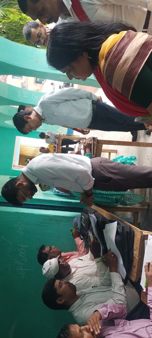 अररिया फोटो:डीएम जायजा लेते