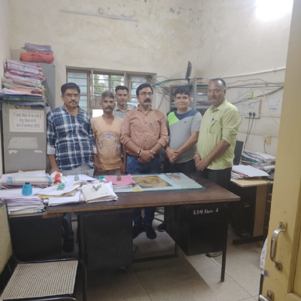 उपखण्ड अधिकारी का रीडर,होमगार्ड एवं एक प्राइवेट व्यक्ति 25 हजार रुपये की रिश्वत लेते गिरफ्तार