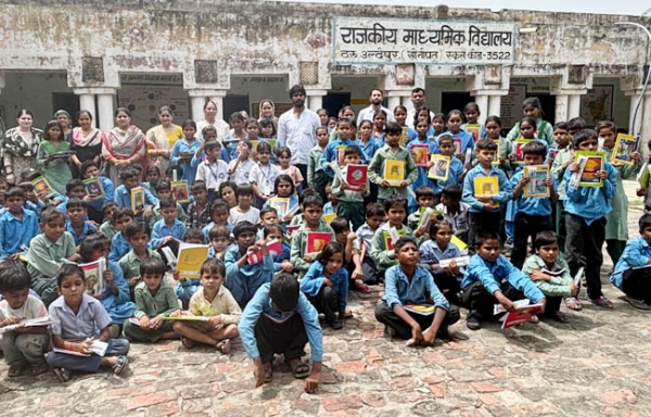 सोनीपत: राजकीय माध्यमिक विद्यालय में आयोजित कार्यक्रम में उपस्थित सदस्य