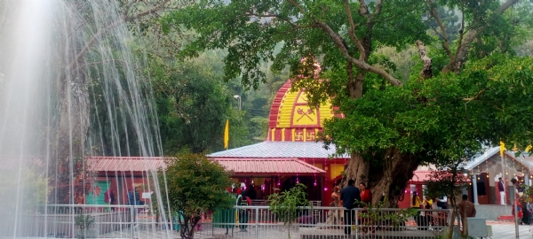 सिरमौर में आस्था का महापर्व — श्री रेणुका जी सरोवर में गुगा महाराज के कुरड़े, चिमटा, झंडा-खंडा के साथ श्रद्धालुओं ने किया पवित्र स्नान