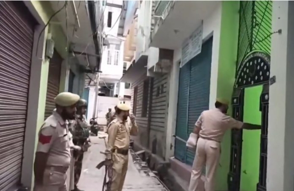 जम्मू-कश्मीर पुलिस ने किश्तवाड़ में आतंकी तंत्र पर व्यापक कार्रवाई करते हुए 26 घरों की ली तलाशी