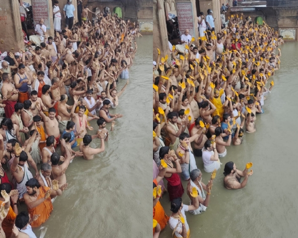 यमुना तट केशीघाट पर सैकड़ों ब्राह्मण पूजा अर्चना करते हुए