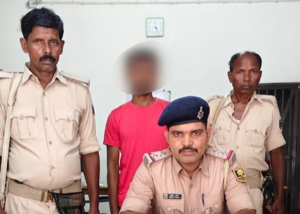 पुलिस के गिरफ्त में आरोपित