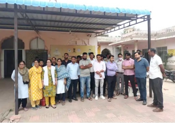 डॉक्टर्स का विरोध