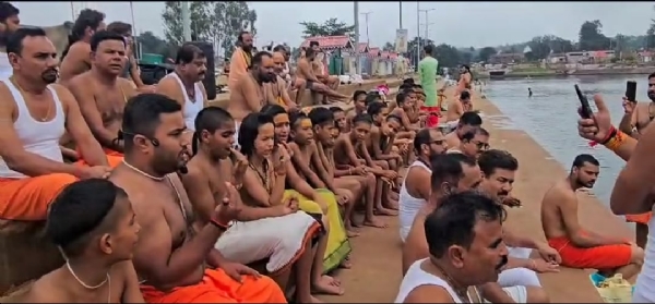 नर्मदा तट पर श्रावणी महोत्सव के दाैरान