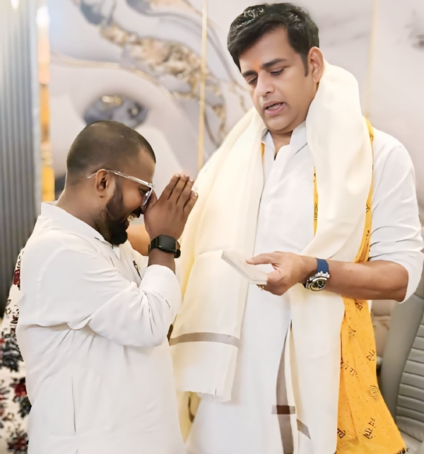 *गोरखपुर सदर सांसद रवि किशन शुक्ला को संसद रत्न मिलना प्रत्येक गोरखपुर वासियो के लिए गर्व का विषय-मिन्नत गोरखपुरी*