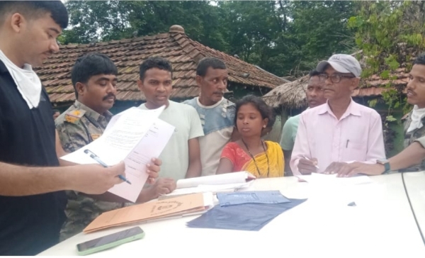 पुलिस पदाधिकारी कानूनी कार्रवाई करते
