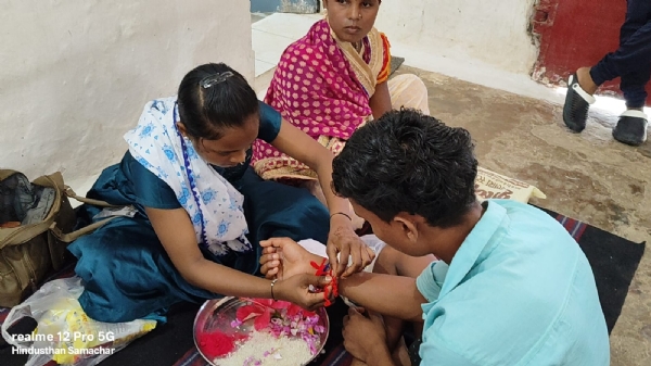बलरामपुर जिला जेल में मना रक्षाबंधन त्योहार